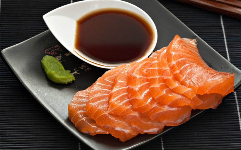 Sashimi cá hồi nhập khẩu