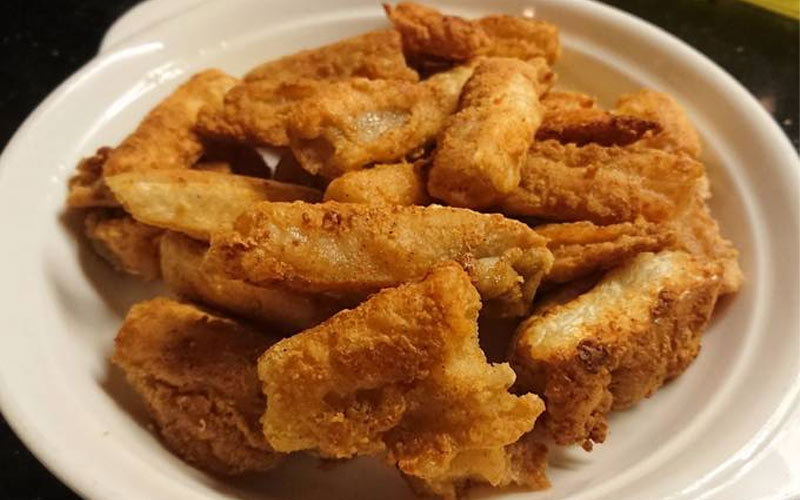 Cách chiên lườn cá hồi chiên bột