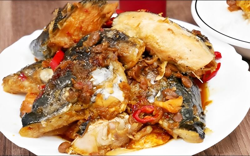 Cách làm đầu cá hồi kho thơm