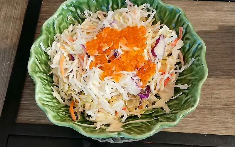 Cách làm salad trứng cá hồi