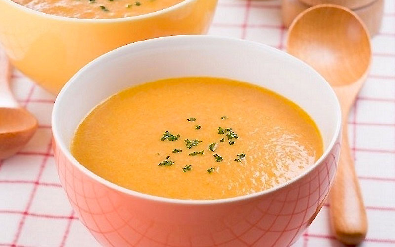 Hướng dẫn nấu cháo cá hồi cà rốt cho bé ăn dặm