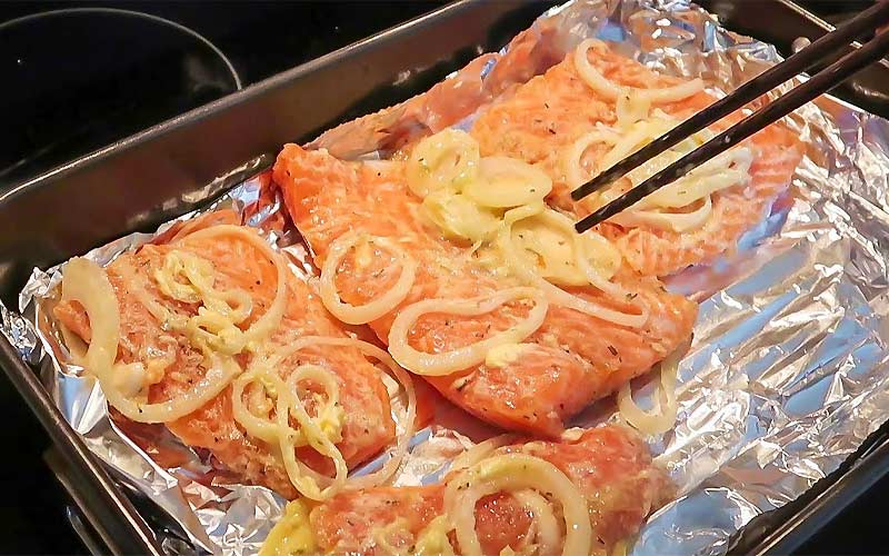 Cách làm cá hồi nướng bơ tỏi Cách làm cá hồi nướng bơ tỏi