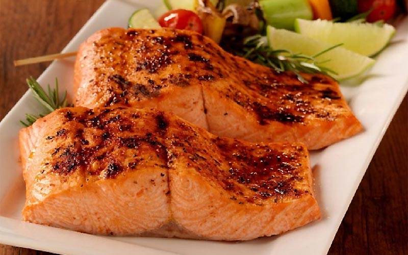 Cách làm cá hồi nướng muối ớt bằng nồi chiên không dầu Cách làm cá hồi nướng muối ớt bằng nồi chiên không dầu