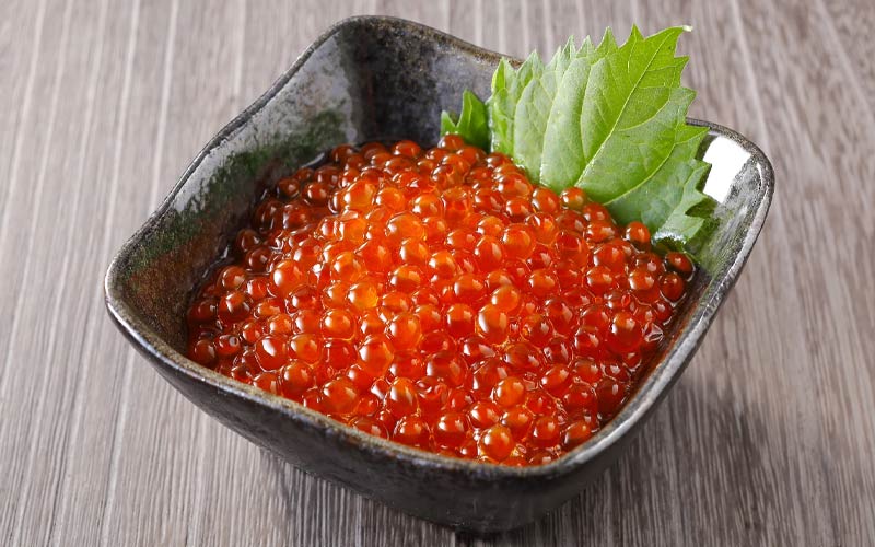 Cách làm trứng cá hồi muối tẩm gia vị