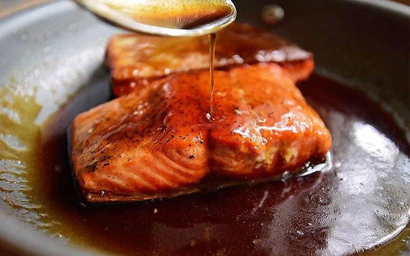 Cách làm cá hồi rim xì dầu