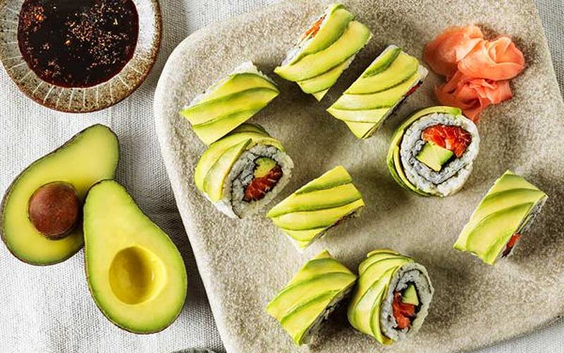 Cách làm sushi cá hồi chín
