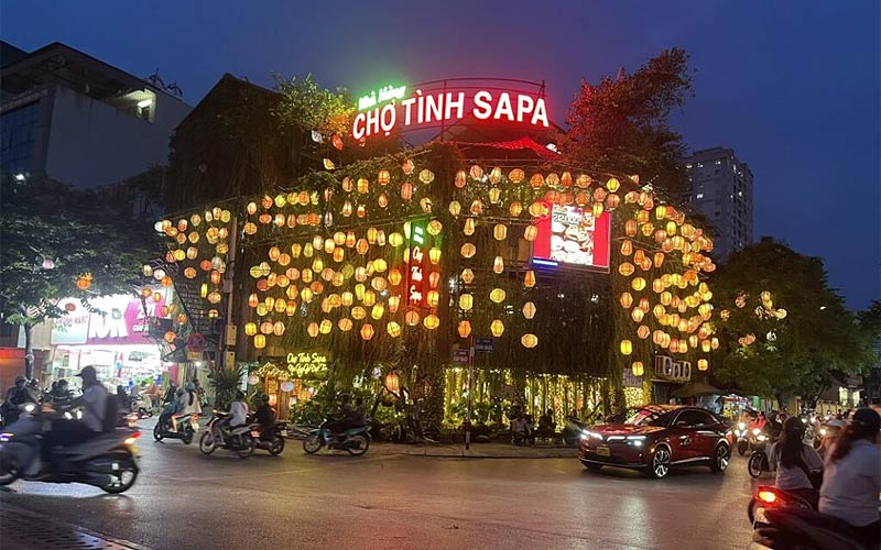 Chợ tình Sapa - Quán cá hồi ngon ở Hà Nội