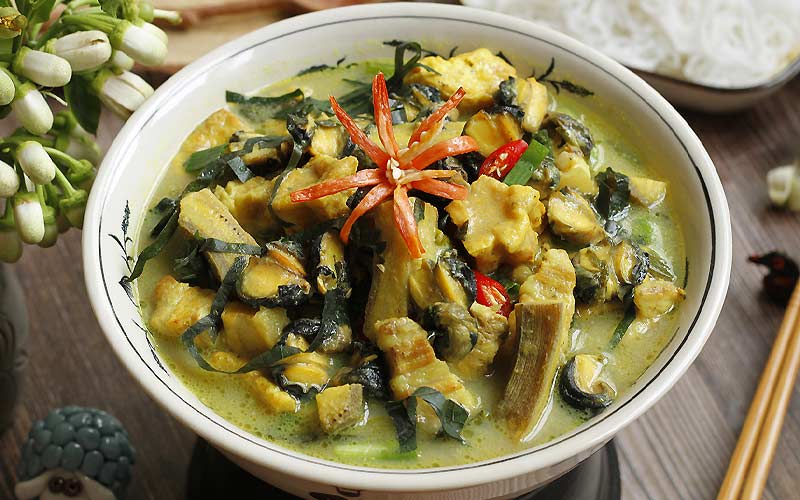 Ốc om chuối đậu