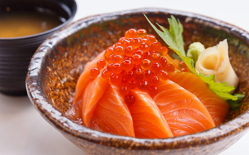 Sashimi trứng cá hồi