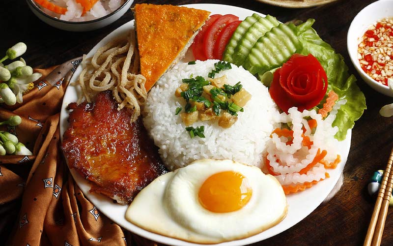 Cơm tấm sườn nướng Cơm tấm sườn nướng