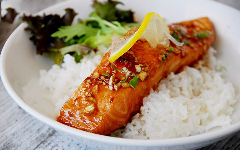 Cá hồi nướng mật ong